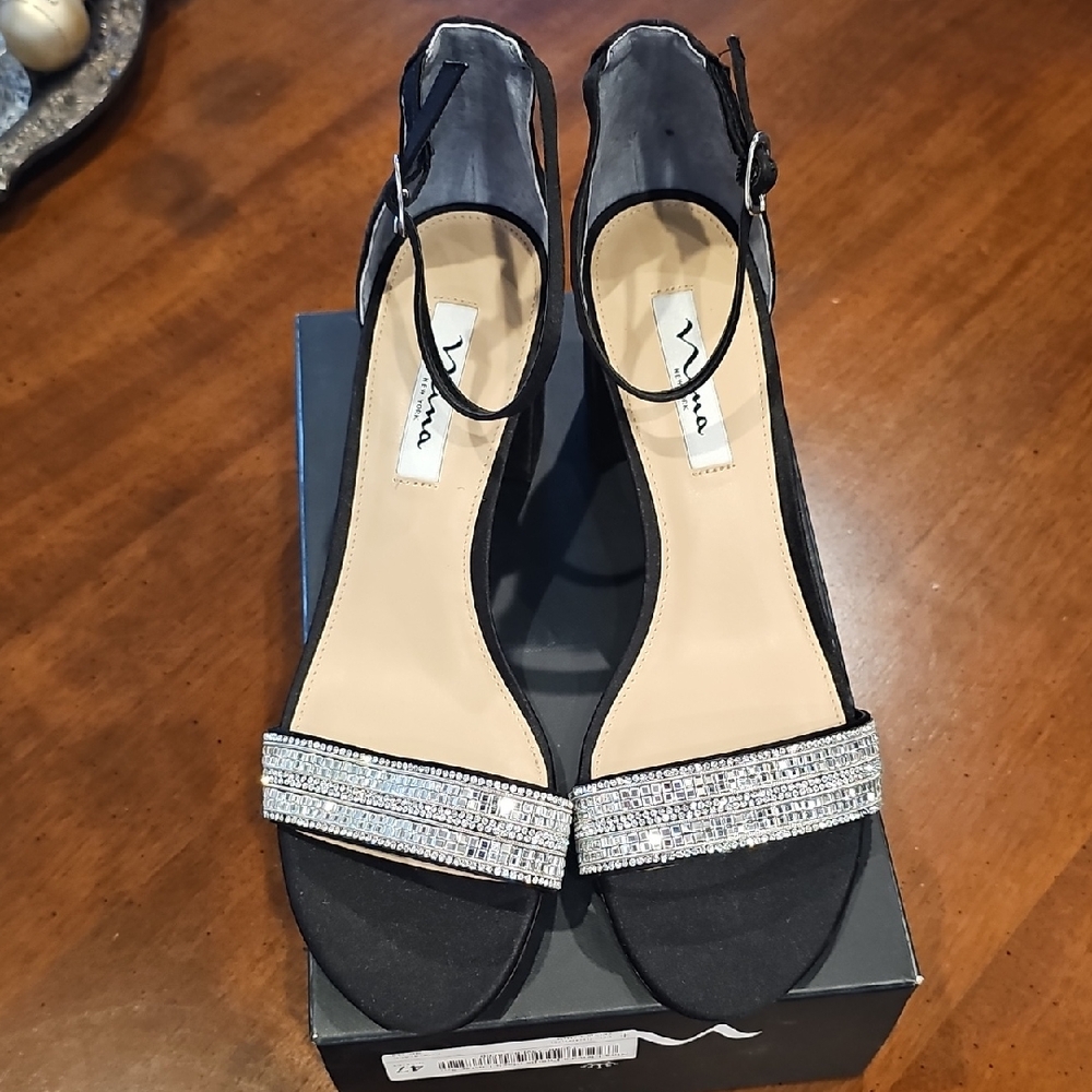 Nina Elenora Black Luster Satin Heel